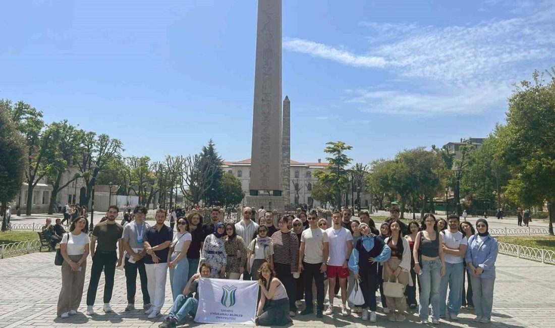 SUBÜ Seyahat ve Rehberlik Topluluğu İstanbul’u keşfetti SUBÜ Seyahat ve Rehberlik Topluluğu öğrencileri düzenledikleri kültürel gezi ile