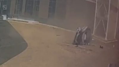 Düzce’de virajı alamayarak 50 metrelik şarampole uçan otomobilin güvenlik kamera