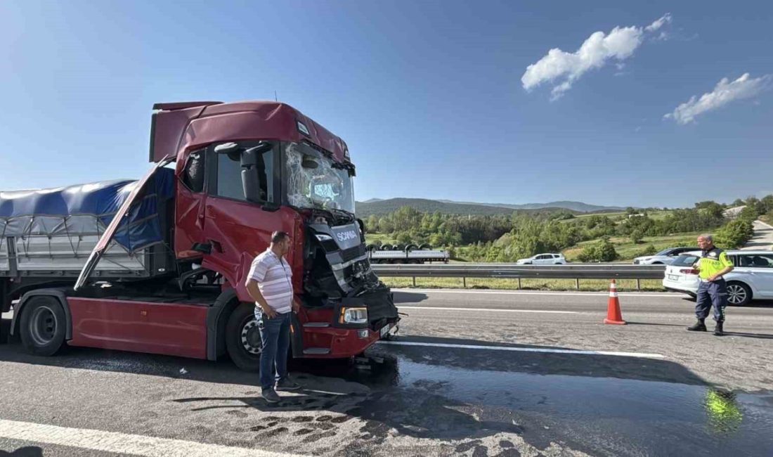 TEM Otoyolu’nda 4 tırın karıştığı zincirleme kaza: 2 yaralı TEM Otoyolu’nun Bolu geçişinde meydana 4 tırın karıştığı zincirleme trafik
