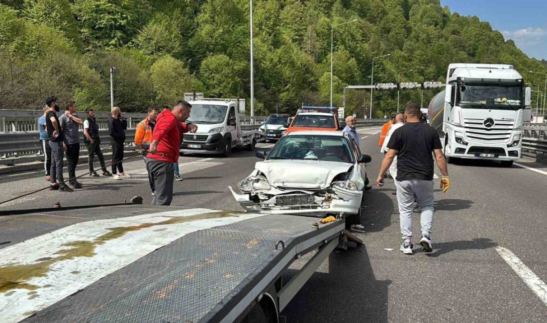 TEM Otoyolu’nun Bolu Dağı Tüneli mevkiinde oto kurtarıcı ile otomobilin