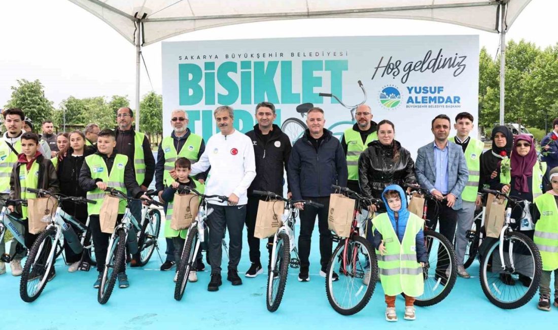 11. Geleneksel Trafik Haftası etkinlikleri çerçevesinde düzenlenen bisiklet turu ve