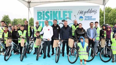11. Geleneksel Trafik Haftası etkinlikleri çerçevesinde düzenlenen bisiklet turu ve