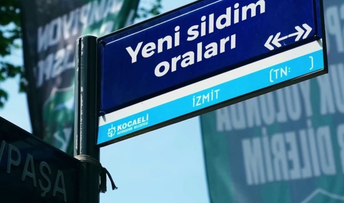 Trafik levhalarında anne sözleri Kocaeli Büyükşehir Belediyesi’nin Anneler Günü’ne özel olarak hazırladığı, trafik levhalarına
