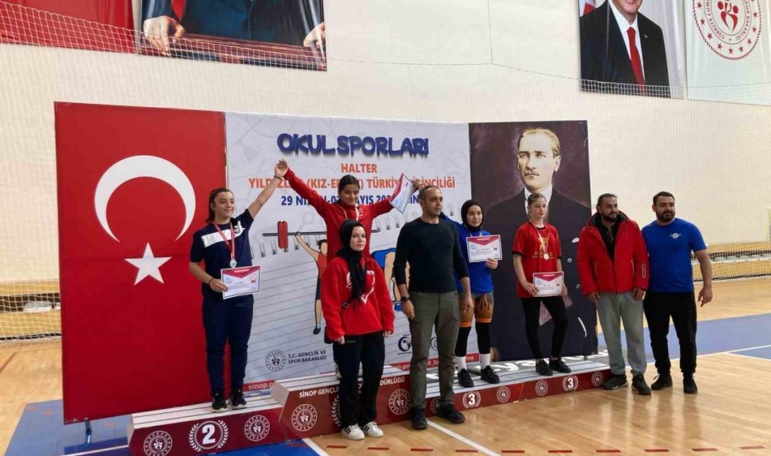Türkiye Şampiyonası’ndan 4 madalya ile döndüler Okul Sporları Halter Türkiye Şampiyonası’nda Düzceli sporcular 3 altın ve