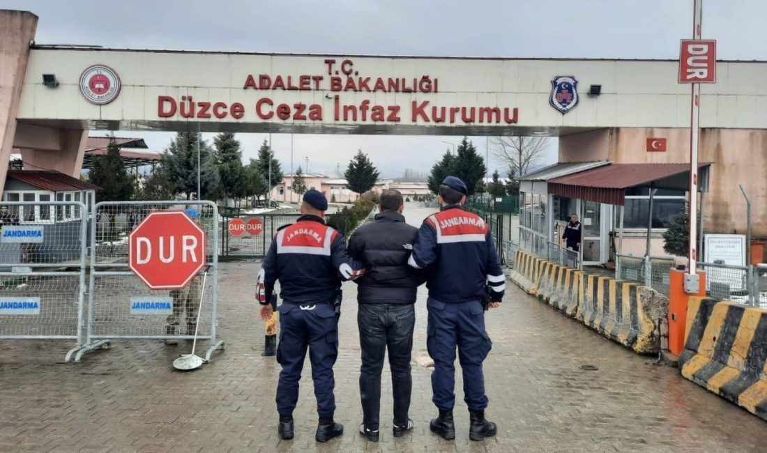 Uyuşturucu satıcısı 11 kişi tutuklandı Düzce’de, polis ve jandarma narkotik suçlarla mücadele ekiplerinin yaptığı operasyonlarda