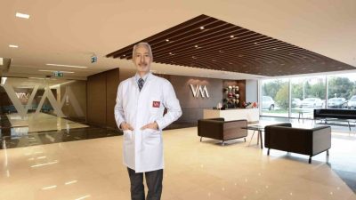 Masa başı çalışmanın boyun fıtığına neden olabileceğine dikkat çeken Beyin