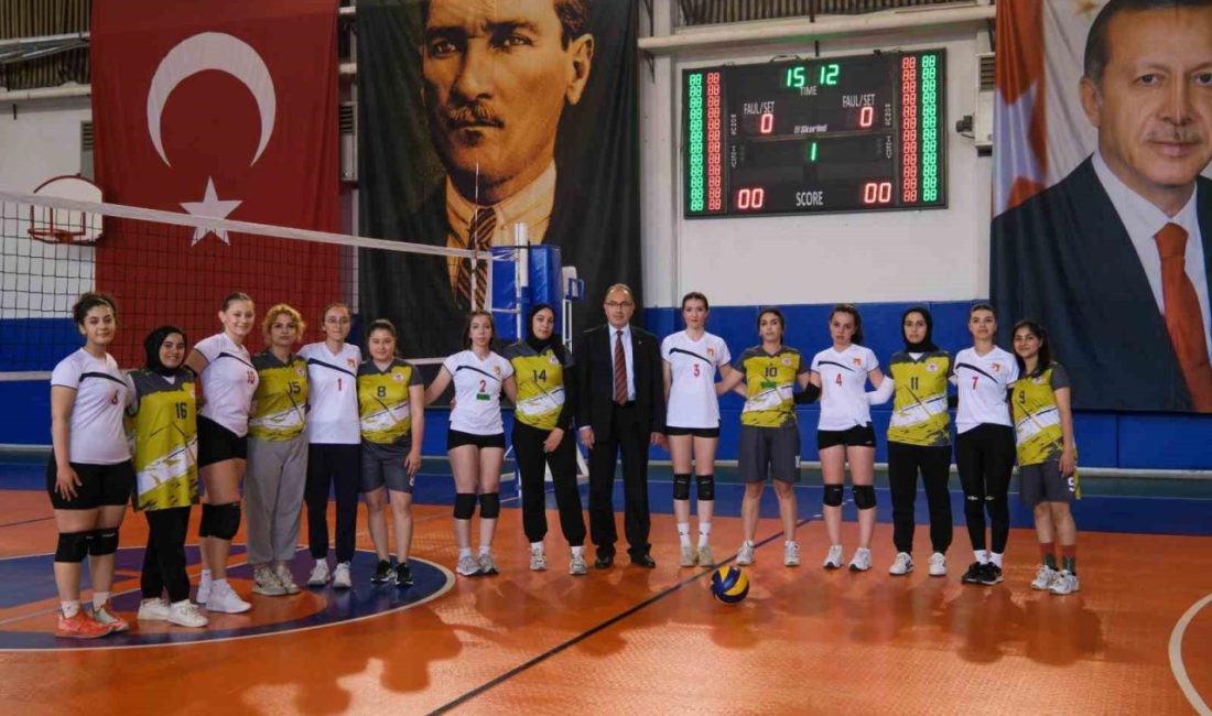 Voleybol Turnuvası öğrencilerden yoğun ilgi gördü Bilecik Şeyh Edebali Üniversitesi (BŞEÜ) koordinesinde düzenlenen Bahar Spor Turnuvaları,