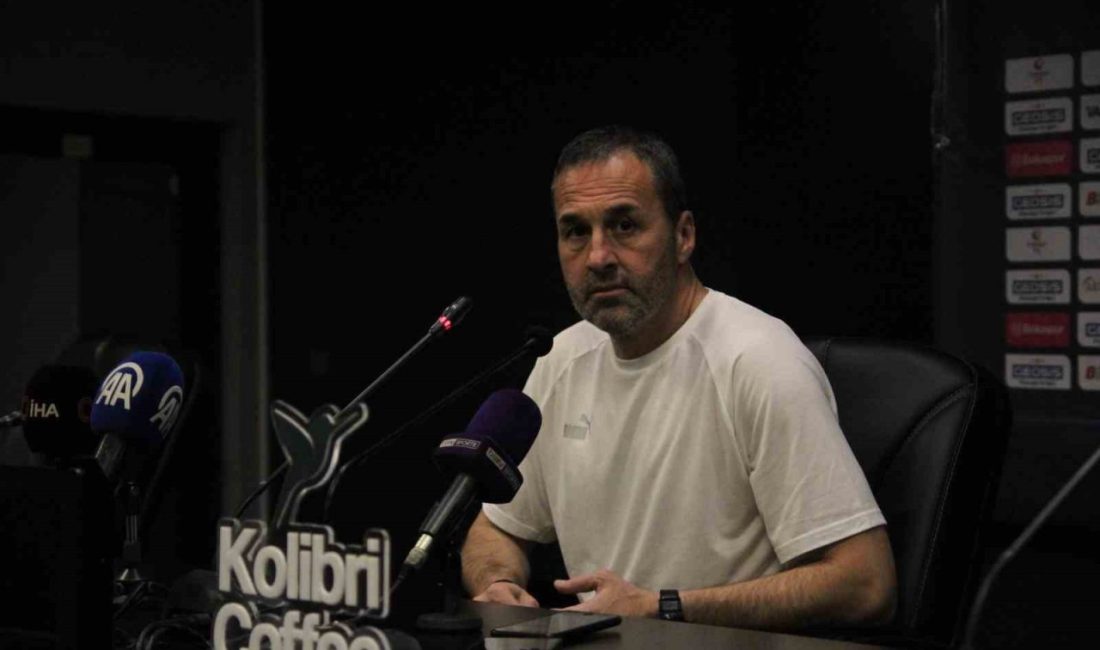 Yalçın Koşukavak: “Sahada çok komik görüntüler vardı” Boluspor Teknik Direktörü Yalçın Koşukavak, Yeni Malatyaspor maçında topun oyunda