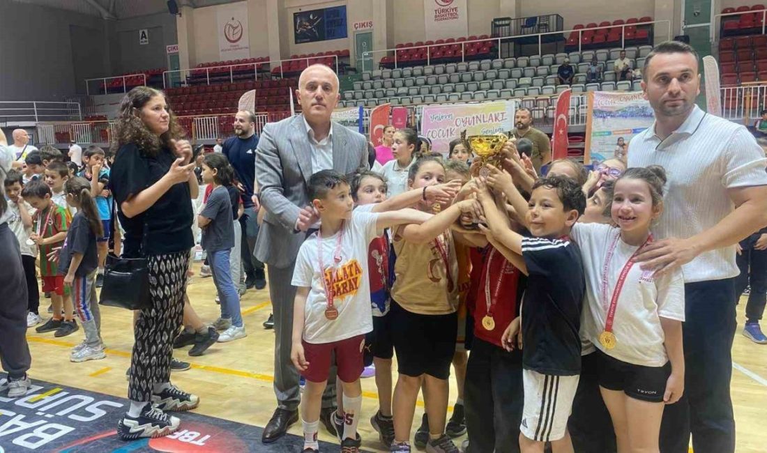 Yalova Çocuk Oyunları Şenliği renkli görüntülere sahne oldu İl Milli Eğitim Müdürlüğü ile İl Gençlik ve Spor Müdürlüğü