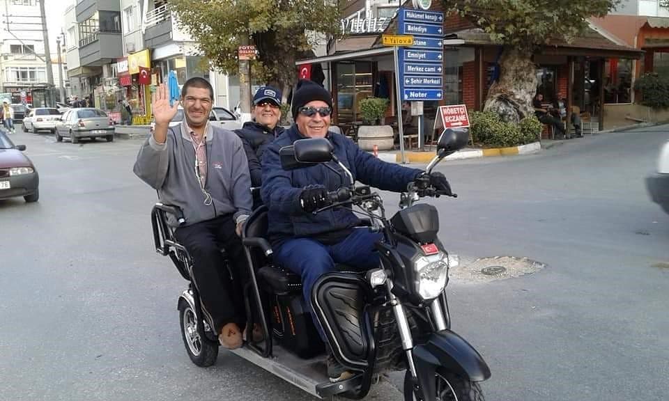 Yalova’da çöp evde yangın: 2 ölü, 1 ağır yaralı Yalova’nın Çınarcık ilçesinde çöp eve dönmüş bir apartman dairesinde çıkan