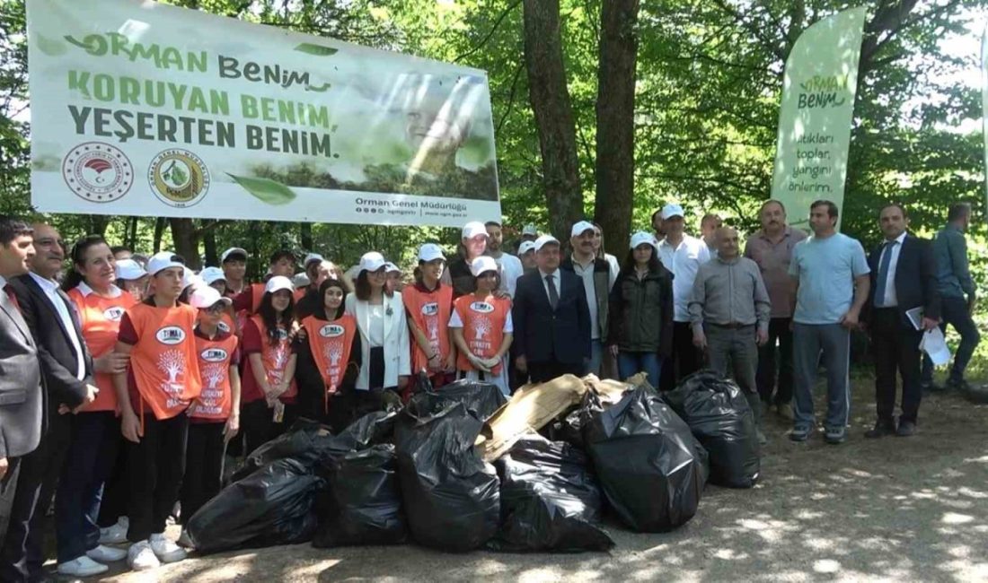 Yalova’da “Orman Benim” etkinliği Yalova’da “Orman Benim” etkinliği çerçevesinde Vali Hülya Kaya öğrencilerle ormanlık