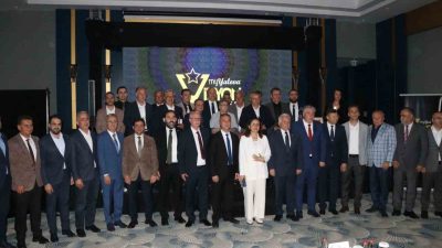 MyYalova Vizyon Ödülleri töreninde kenttin başarılı belediye başkanları ve firmalarına