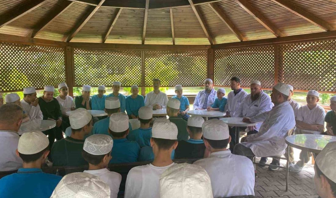 Yatılı eğitim alan öğrencilere ziyaret DÜZCE (İHA) – Düzce İl Müftülüğü bünyesinde yatılımı hafızlık eğitimi