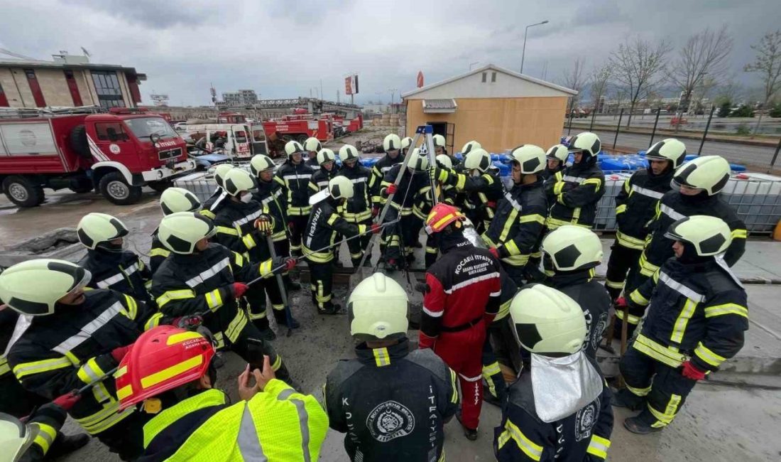 Yeni itfaiyeciler göreve hazır Kocaeli Büyükşehir Belediyesi bünyesinde göreve başlayan 96 yeni itfaiye personeli,