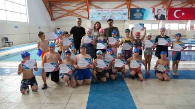 DÜZCE(İHA) – Düzce’de 16 ders yüzme eğitimi alan ve yüzme