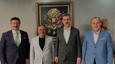 AK Parti Bilecik İl Başkanı Serkan Yıldırım, genel merkezden ziyaretçilerini