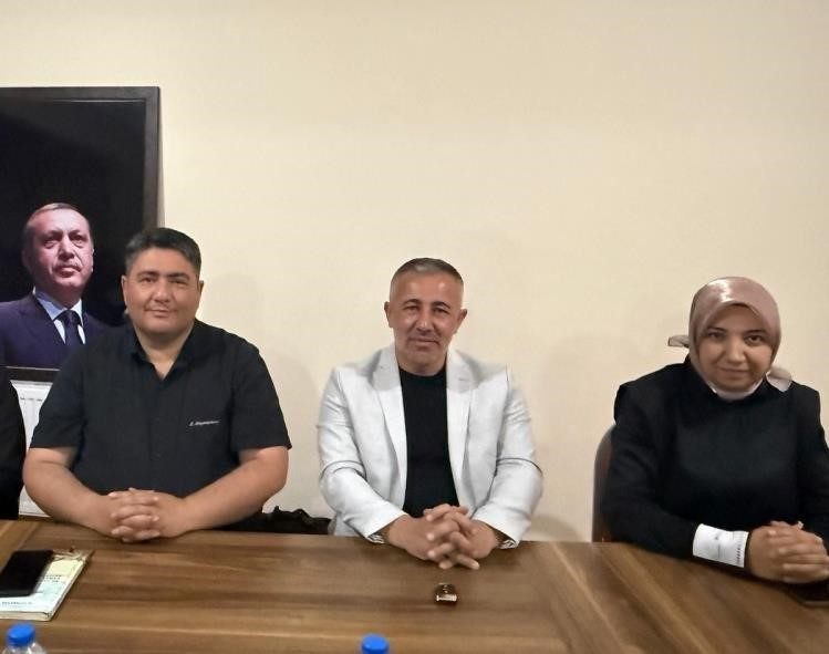 AK Parti Bilecik teşkilatı Söğüt’te toplandı AK Parti Bilecik İl Başkanı Serkan Yıldırım’ın koordinesinde Söğüt İlçe