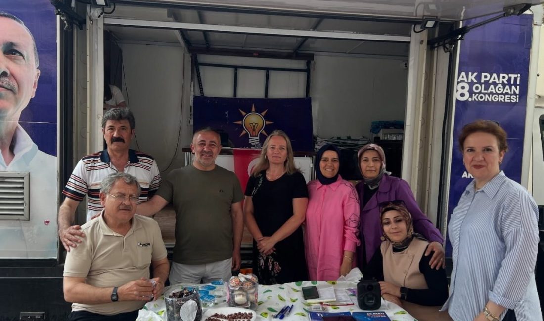 AK Parti Bilecik’te üyelik standına yoğun ilgi AK Parti Bilecik İl Başkanı Serkan Yıldırım, parti üyelik standına