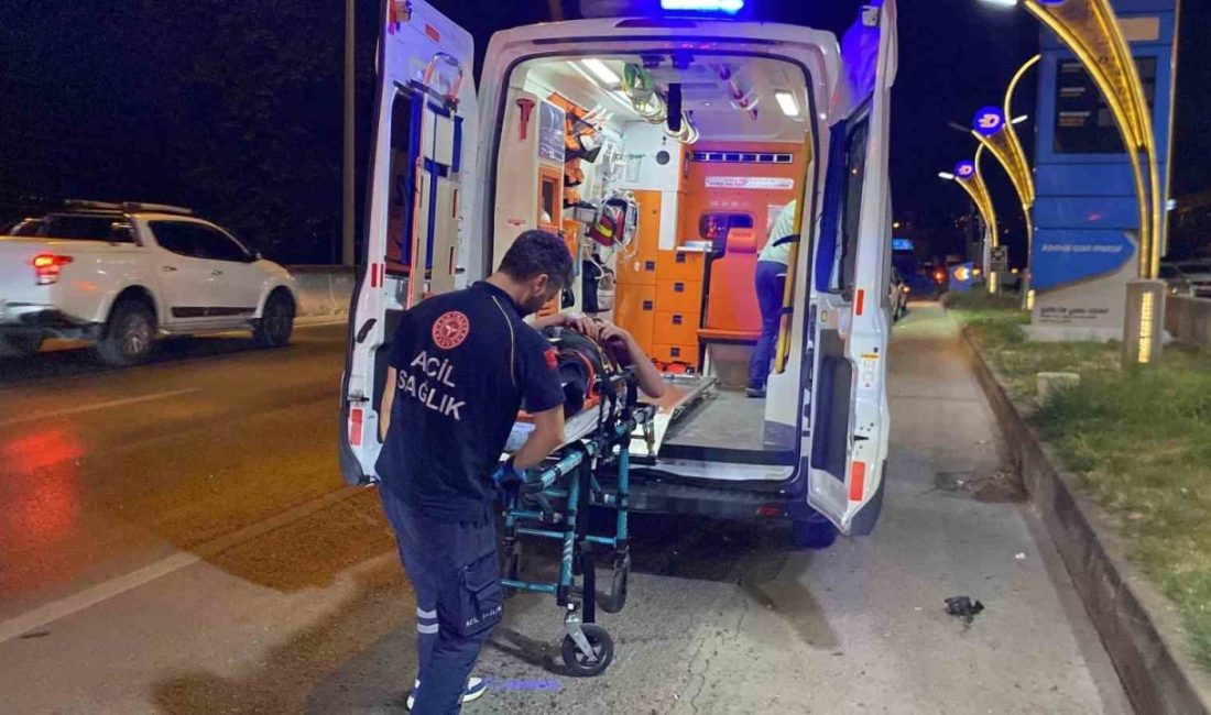 Akaryakıt istasyonuna dalan otomobil takla attı: 1’i ağır 2 yaralı Kocaeli’nin Başiskele ilçesinde sürücüsünün direksiyon hakimiyetini kaybettiği otomobil akaryakıt istasyonunun