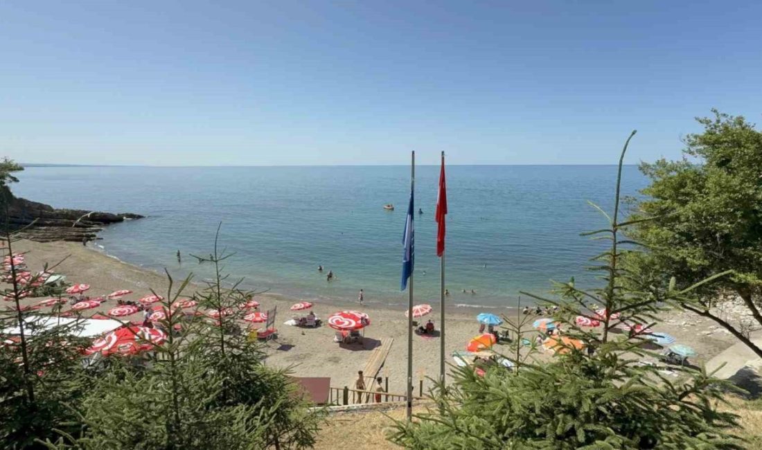 Karadeniz’e kıyısı olan Düzce’nin Akçakoca ilçesindeki Kale Plajı, Türkiye Çevre