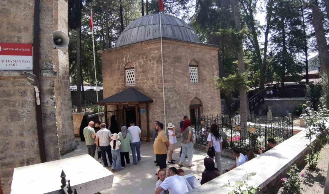 Akşemseddin Hazretleri Türbesine bayram tatilinde yoğun ilgi Bolu’nun “sakin şehir” ünvanlı ilçesi Göynük’te Kurban Bayram’ı tatili yoğunluğu