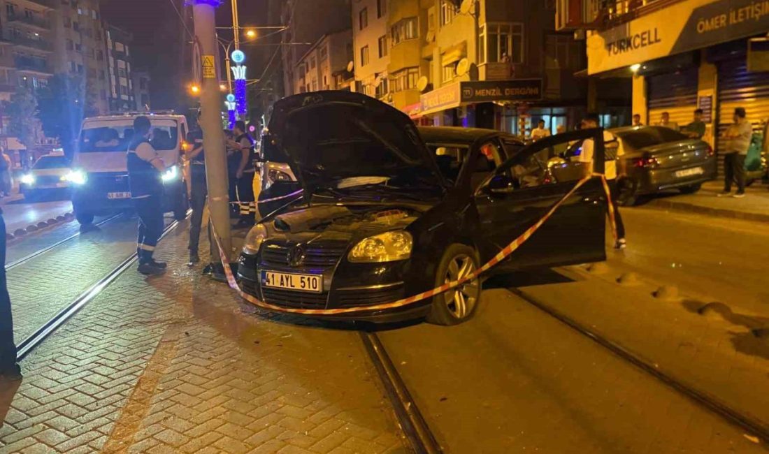 Alkollü sürücü tramvay yoluna daldı: 2 yaralı Kocaeli’de 105 promil alkollü olduğu öğrenilen sürücü, otomobili ile tramvay