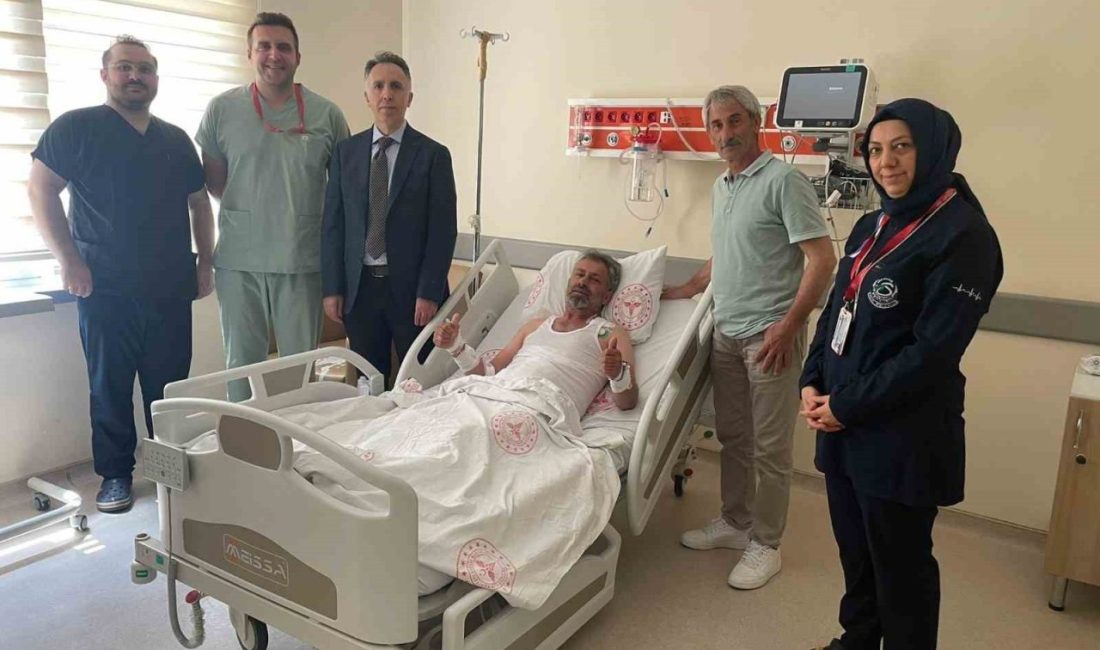Sakarya Eğitim ve Araştırma Hastanesi’nde, 46 yaşındaki bir hastanın sağ