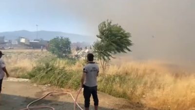 Düzce’de otluk alanda çıkan yangın rüzgarın etkisi ile büyüdü. Dükkan