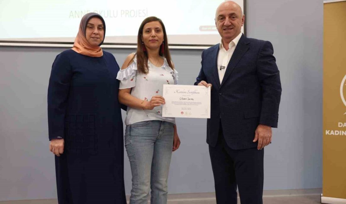 Darıca Belediyesi, tarafından hayata geçirilen Anne Okulu Projesi ilk mezunlarını