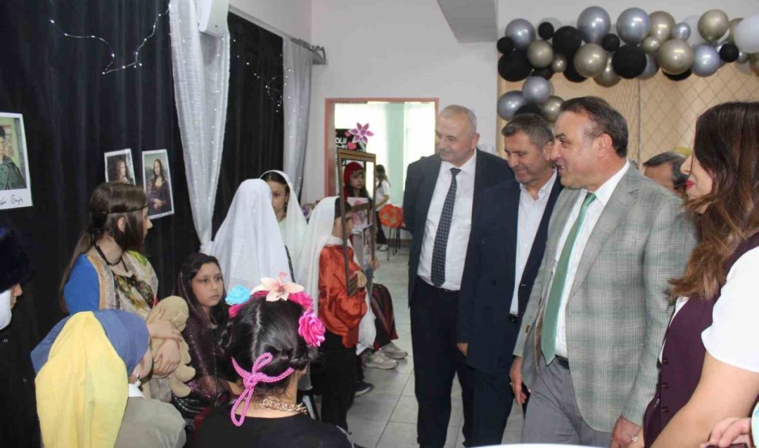 Atatürk ortaokulunda kütüphane açıldı DÜZCE (İHA) – Düzce Atatürk Ortaokulunda ’Kütüphane Açılışı ve Sergi’
