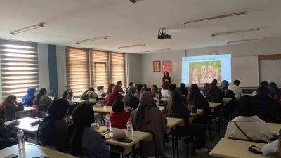 DÜZCE (İHA) – Düzce’de bağımlılıkla mücadele eğitimleri çerçevesinde Düzce Üniversitesi