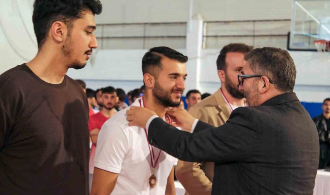Bahar Spor Müsabakaları ödülleri sahiplerini buldu Bilecik Şeyh Edebali Üniversitesi (BŞEÜ) Sağlık, Kültür ve Spor Daire