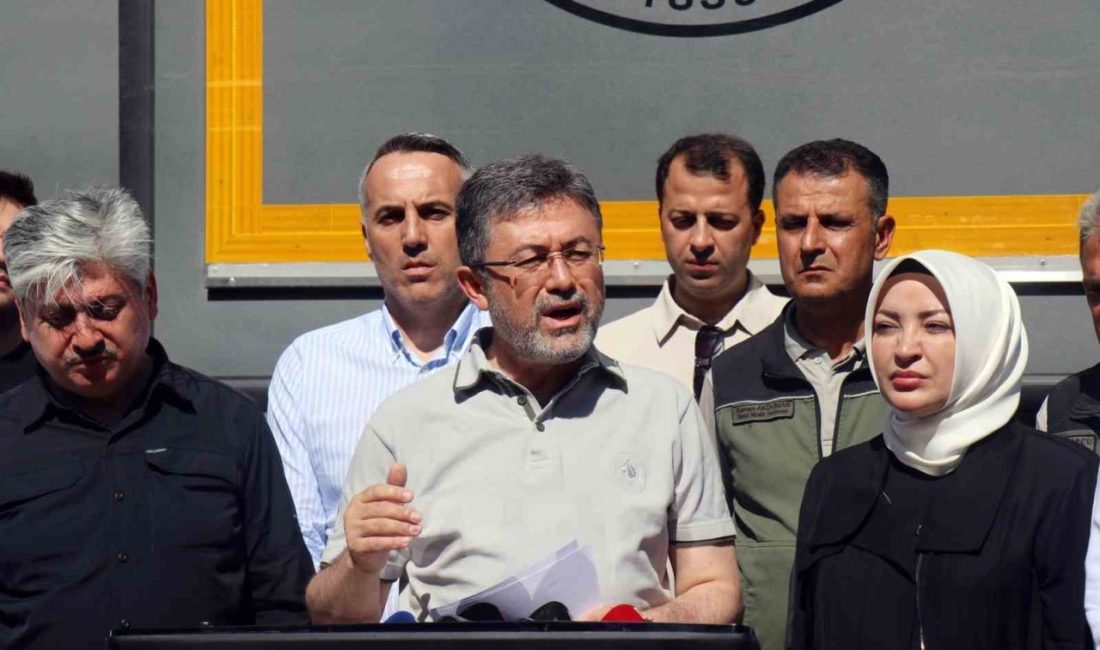 Yangının devam ettiği Sakarya’da açıklamalarda bulunan Tarım ve Orman Bakanı
