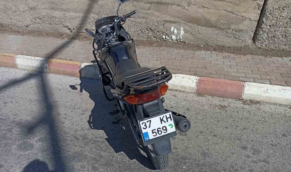 Bariyerlere çarpan motosiklet sürücüsü ağır yaralandı Kastamonu’nun Tosya ilçesinde bariyere çarpan motosikletin sürücüsü ağır yaralandı. Kaza,