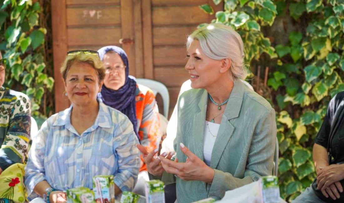 Başkan Subaşı, üretici kadınlarla bir araya geldi Bilecik Belediye Başkanı Melek Mızrak Subaşı, Üretici Kadınlar Önlük Giyme