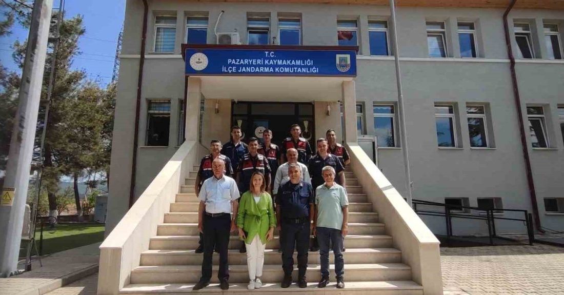 Başkan Tekin’den anlamlı ziyaret Pazaryeri Belediye Başkanı Zekiye Tekin, Jandarma Teşkilatı’nın 186’ıncı kuruluş yıl