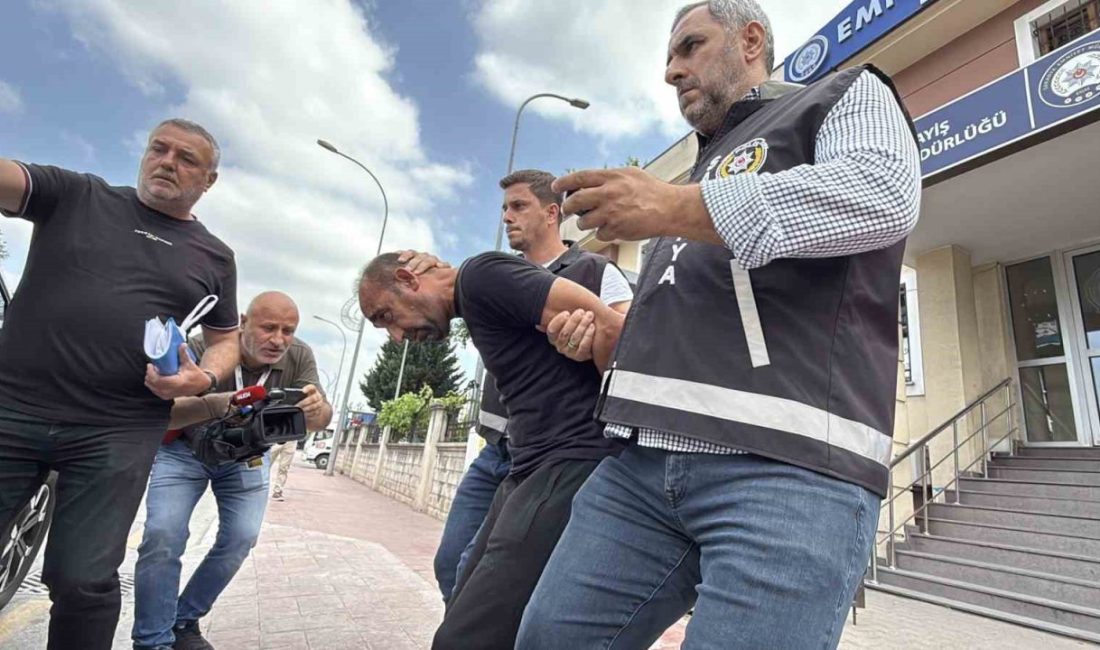 Bayramda eski eşini öldüren zanlı, adliyeye sevk edildi Kurban Bayramı ziyareti için Zonguldak’tan Sakarya’nın Adapazarı ilçesindeki çocuklarının yanına