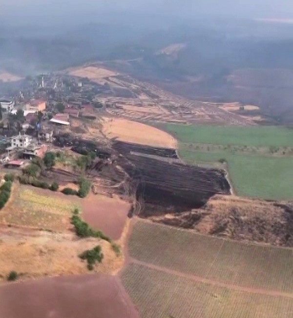 Sakarya’da geçtiğimiz gün çıkan ve Bilecik’e sıçrayan orman yangını yağmurun