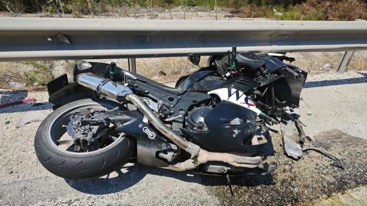 Bilecik’te meydana gelen trafik kazasında 1 kişi yaralandı Bilecik’te seyir halinde kontrolden çıkan motosiklet savrulurken, sürücüsü yaralandı. Kaza;
