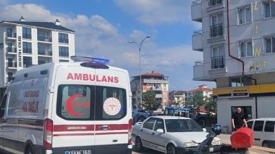 Bilecik Küçük Sanayi Sitesi kavşağında otomobil ile motosikletin çarpışması sonucu