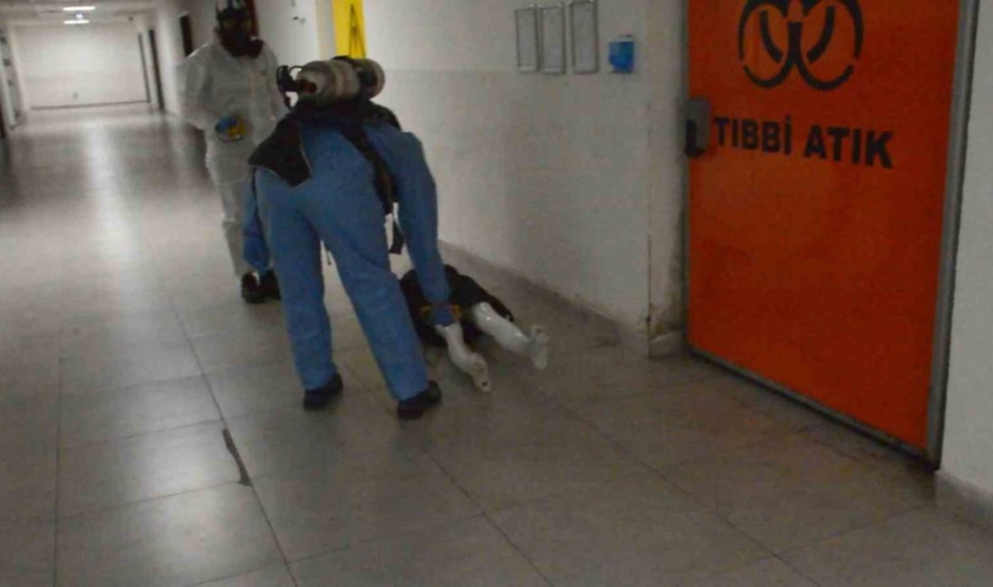 Bilecik’te düzenlenen ’Turuncu Kod’ tatbikatı gerçeği aratmazken, senaryosu gereği hastanenin