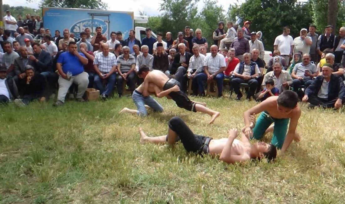 Bolu’da 200 yıllık geleneğe yoğun ilgi: Kazanlar kaynadı, pehlivanlar kıran kırana güreşti Bolu’nun Mudurnu ilçesinde yaklaşık 200 yıldır sürdürülen geleneksel Hacet Bayramı