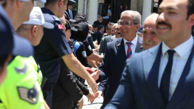 Bolu Valiliğince Kurban Bayramı dolayısıyla geleneksel bayramlaşma programı düzenlendi. Kurban