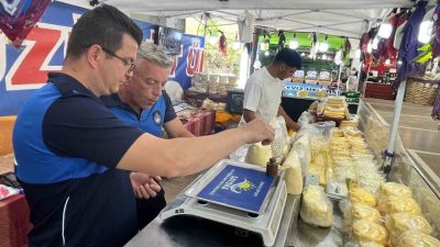 Bilecik’te düzenlenen ’Kuymak Festivali’nde denetim yapan zabıta ekipleri, son kullanma