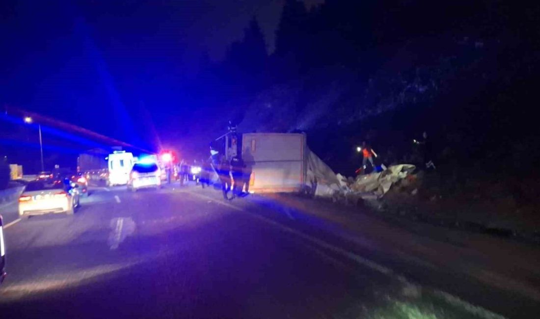 Bozüyük’te çekici devrildi: 1 ölü, 1 yaralı Bilecik’in Bozüyük İlçesi’nde beyaz eşya yüklü çekicinin devrilmesi sonucunda meydana