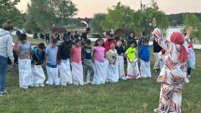 Bilecik’te ilkokul öğrencileri, öğretim yılının son günü öncesinde aileleriyle birlikte