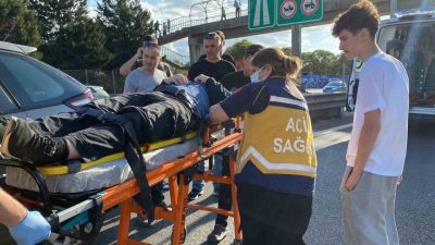 D-100 karayolunun Kocaeli geçişinde kontrolden çıkan otomobilin bariyerlere çarpması sonucu