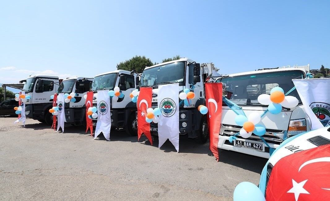 Dilovası’nın yeni araçları tanıtıldı Dilovası Belediyesi, hizmet kalitesini artırmak ve ilçeye daha hızlı müdahale