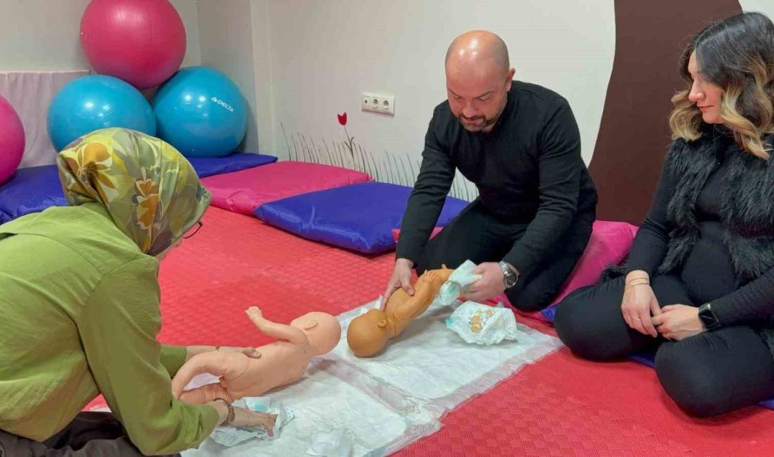 DÜZCE (İHA) – Sağlık Bakanlığı’nın başlattığı gebe okullarına Düzce’de ilgi