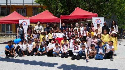 Düzce Bilim Merkezi yönetici ve eğitmenleri, Yığılca’nın Kırık Köyü İlkokulunda